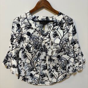 White House Black Market Floral Ruffle Sleeve Blouse Size 4